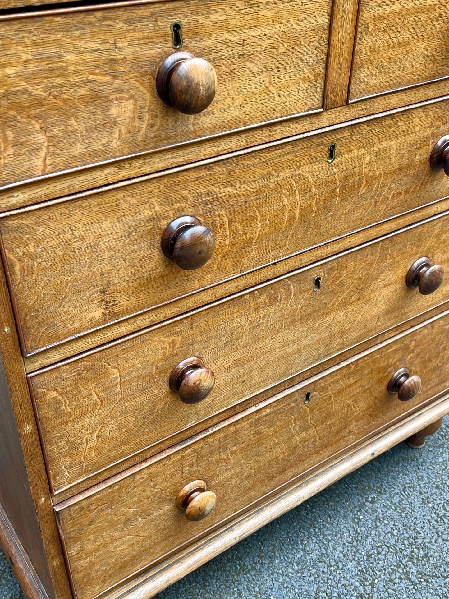19th Century English oak chest Of drawers
