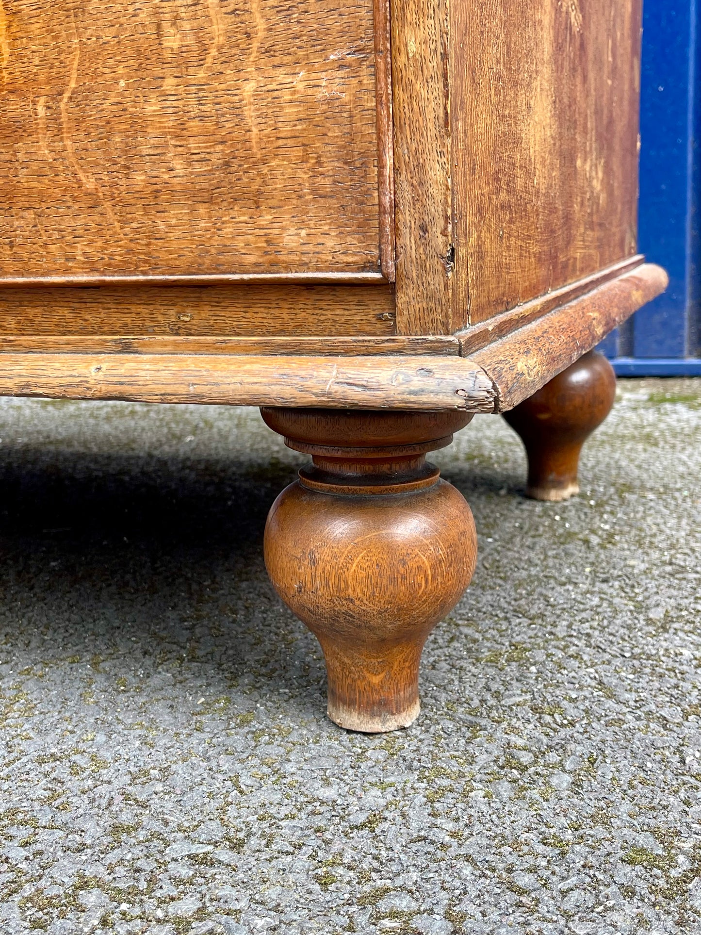 19th Century English oak chest Of drawers